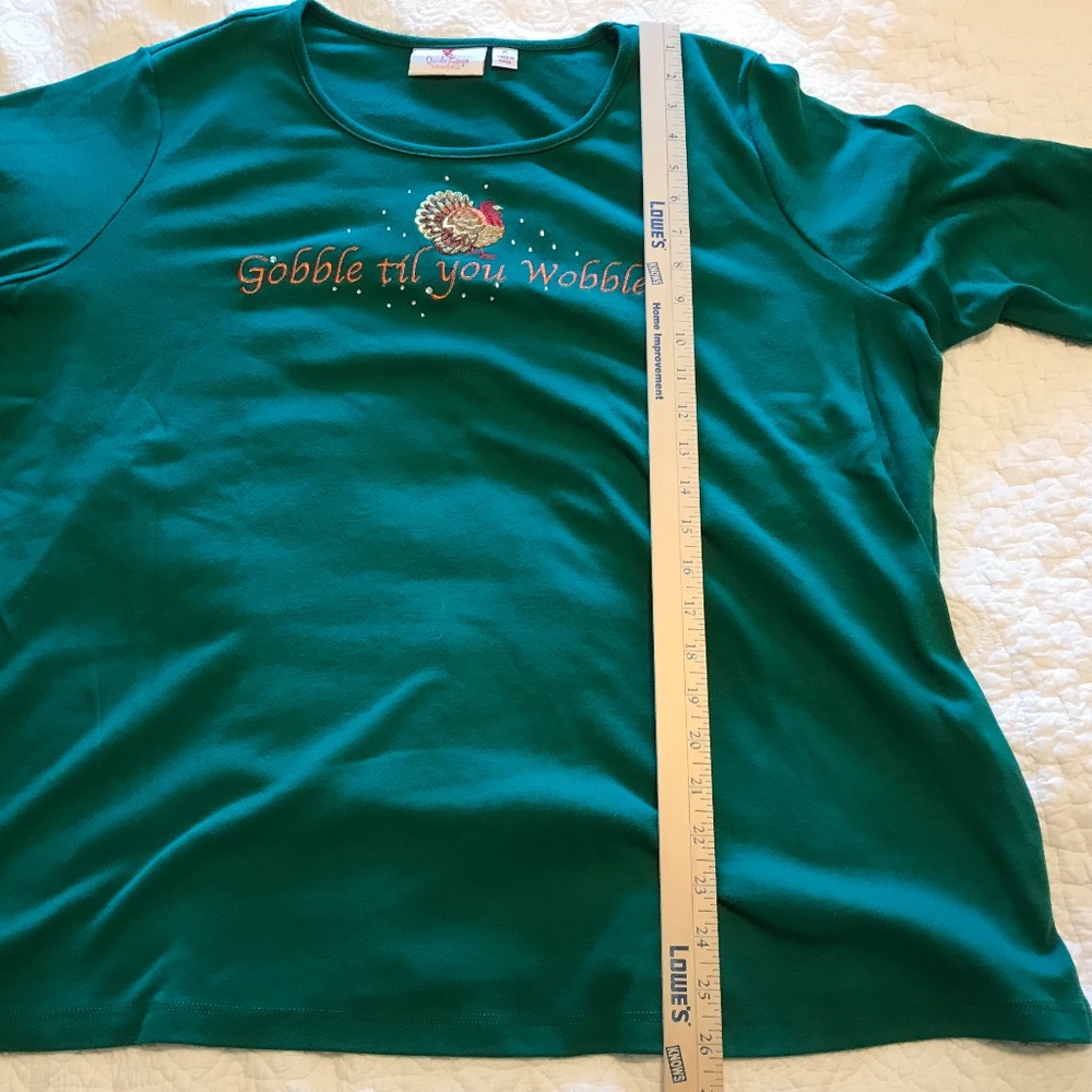 QF green short sleeve top with embroidered “Gobble til you Wobble” (XL) - Picture 9 of 14